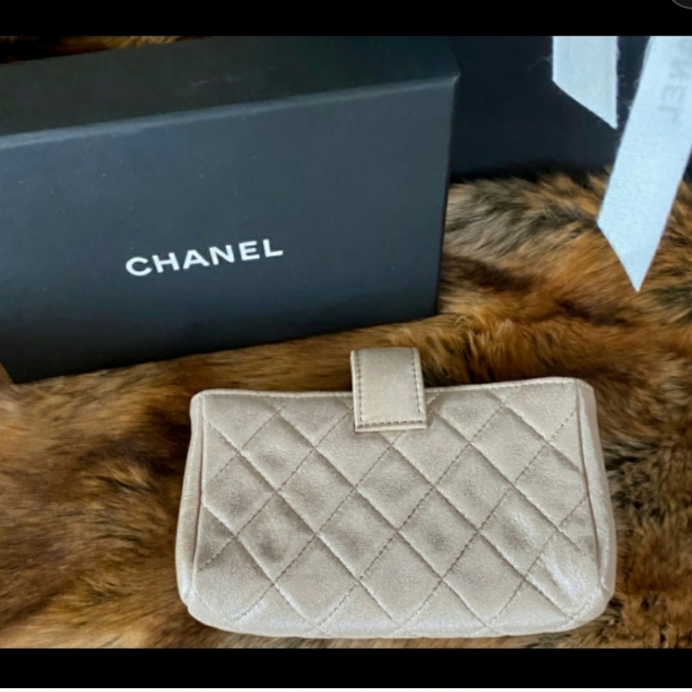 CHANEL shimmer gold mini pochette clutch bag wristlet - Picture 6 of 9